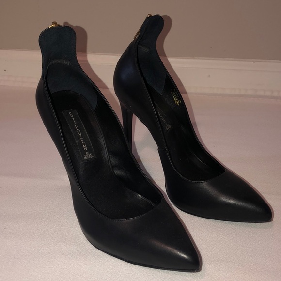 Steven By Steve Madden Shoes - Black leather 4 inch Steven by Steve Madden pumps